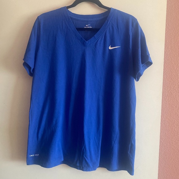 Nike Blue Tee- Shirt - Picture 1 of 4